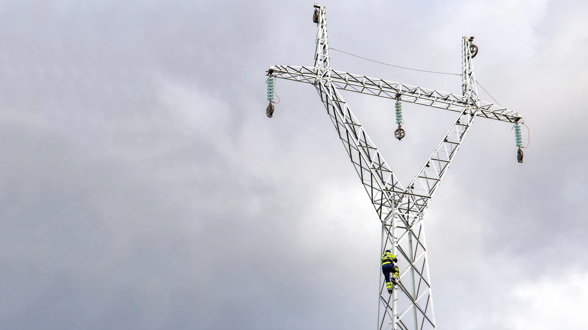 sahkoverkko_110kv_pystytys_web_10